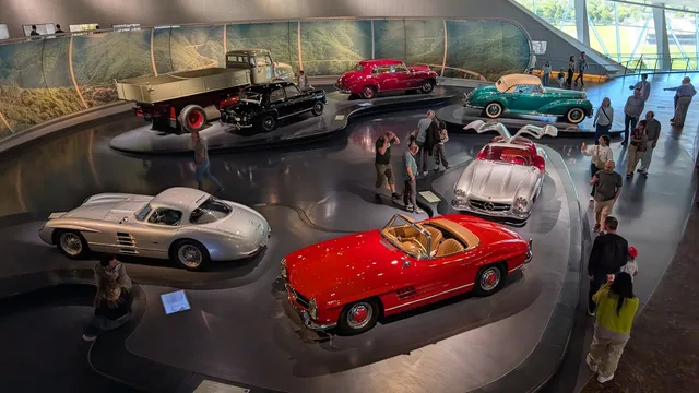 Ein Museum als Zeitmaschine - Das Mercedes-Benz Museum Stuttgart